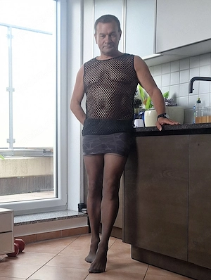 äußerlich Mann, innerlich Frau mit 2 Löchern
