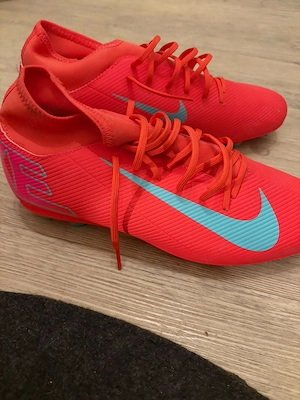 Nike Fußballschuh Neu ungetragen Größe 44