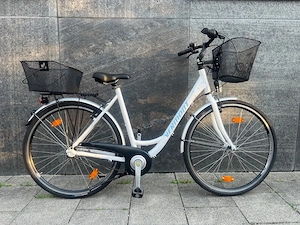 Damen City-Fahrrad 28" weiß | Tiefeinsteiger | Rostfrei & Top gepflegt | Bremsen & LED NEU!