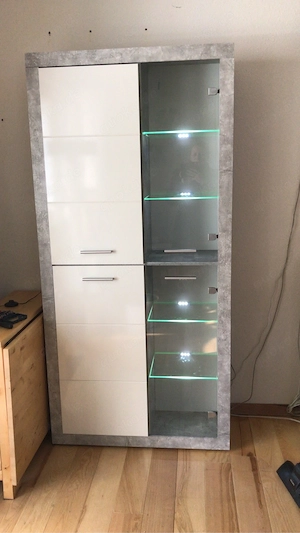 Wohnzimmer vitrine weiss beton optik   