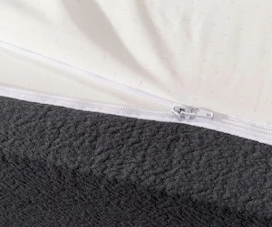 Matratze Concord neuwertig mit integriertem Topper. Passend für das angebotene Tagesbett