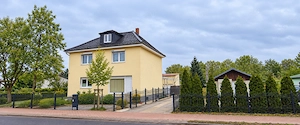 Wohnen & Arbeiten nahe Berlin: Haus mit Ladenbüro, Schaufenster, Werkstatt und Garten