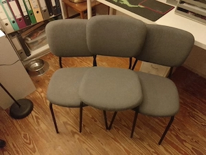 zum Verkauf 3 Stühle 