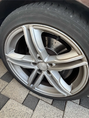 Kompletträder gebraucht mit Winterreifen und Alufelgen Mercedes E Klasse.
