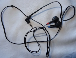 P In-Ear-Headset Winkel-Klinkenstecker 3,5mm schwarz 90cm kaum benutzt volle Funktion  In-Ohr Kopfh