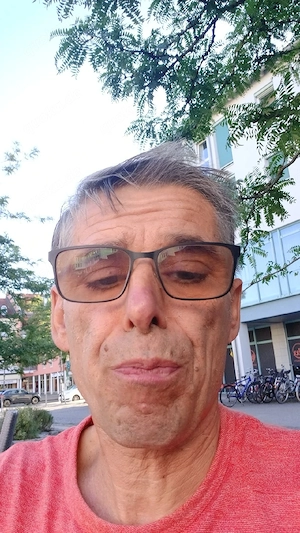 er sucht sie
