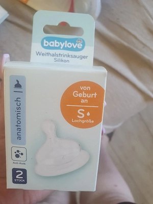 schnuller und babyflaschen 