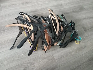 Großes Kleiderbügel-Set (ca. 35-40 Stk.)   Schnell abzugeben in Vogelstang!