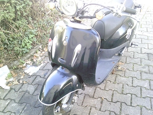 Retro 4-Taktroller Reifen hinten ca.1000Km an Bastler Baujahr 2020