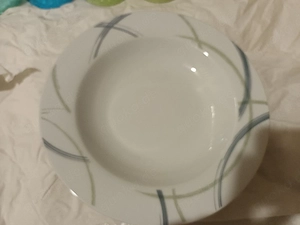 2 Geschirrsets