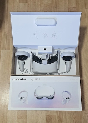 Oculus Quest 2 VR-Headset mit Controllern