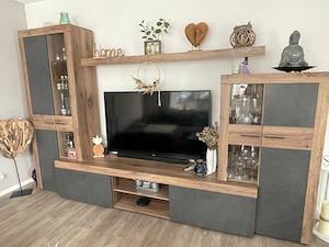 Wohnwand mit Sideboard 