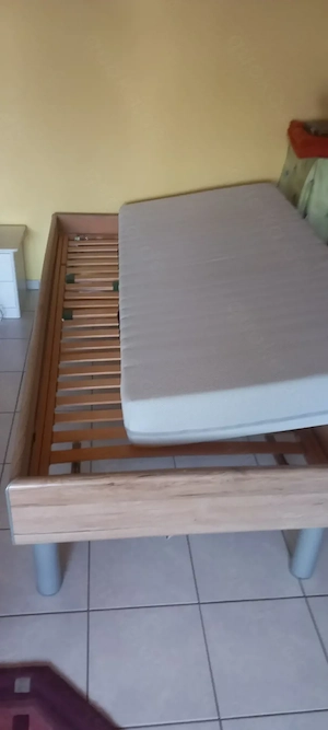 Einzelbett 90x220cm, mit extra hohen Bettrahmen 50cm, 