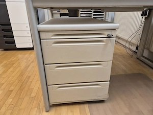 abschließbarer Rollcontainer
