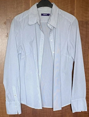 Gr. 42 weisse Bluse mit grauen Nadelstreifen von mexx