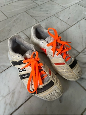 Adidas Hallenschuhe Gr.7,5 (41 1 3)