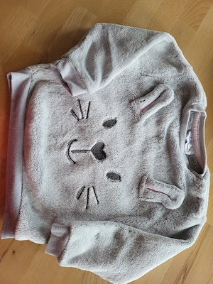 flauschiger Pullover Gr. 80