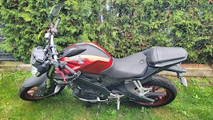 Naked Bike - Yamaha MT-125 - Erstzulassung 2015 mit Motorschaden