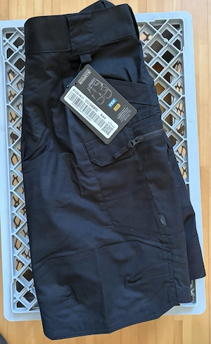 Helikon-Tex Urban Tactical Shorts, Größe L, 11", schwarz, neu