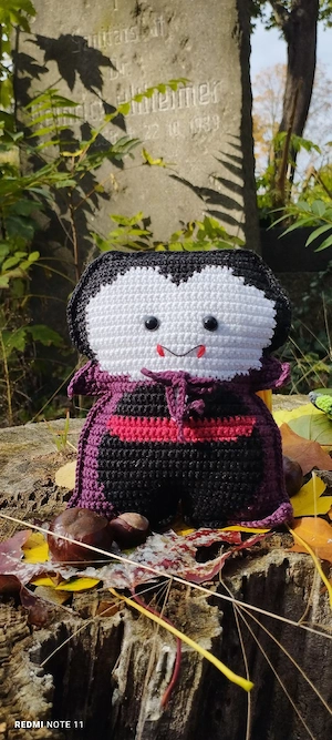 Vampir Kuschelkissen Halloween Amigurumi 