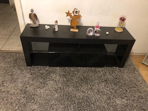 sideboard mit Glas