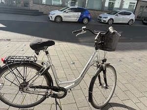 Bergsteiger Damen-Citybike silber mit Korbs