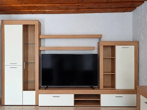 Kommode   Sideboard in Holzoptik mit weißen Fronten zu verkaufen