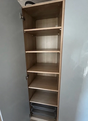 Kleiderschrank