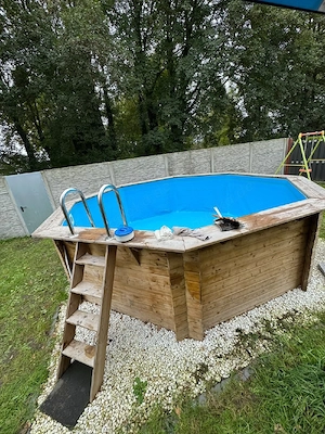 Holzpool inkl. Pumpe u. Filter