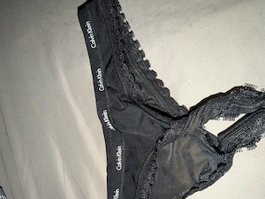neue strings  calvin klein schwarz & dunkelgrau