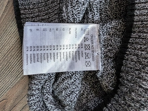 Grauer Hoodie Pullover