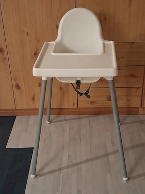 Weißer Kinderhochstuhl mit Essbrett -gebraucht-