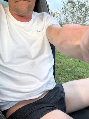 Heute mal nackt Joggen...Netter Kerl sucht crazy Luder zum Joggen
