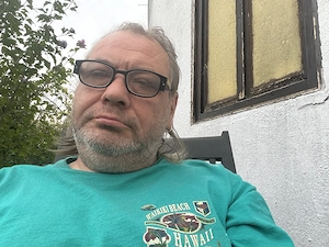 55 Jähriger Mann sucht eine Kuschelpartnerin