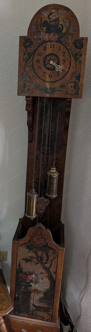 Hözerne Jugendstil Standuhr abzugeben