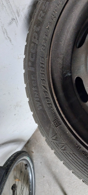 4x Winterreifen auf Felgen 185 x 55 R15