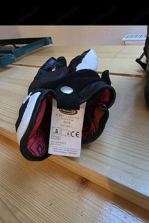motorrad schuhe und hanschuhe