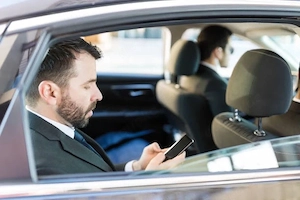 Exklusiver Fahrservice & Chauffeur   Auf Wunsch mit gepanzerten Fahrzeugen | NGVB