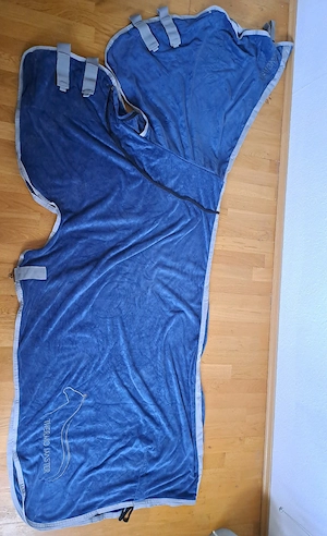 blaue Abschwitzdecke mit Halsteil 155cm