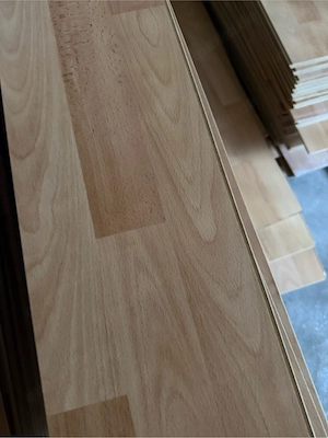 60 qm Laminat günstig abzugeben!   