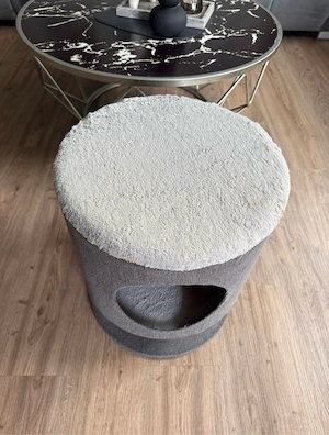Katzenhocker mit Höhle 