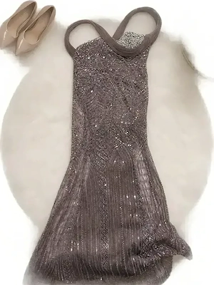 Elegantes Abendkleid mit Pailletten in Taupe