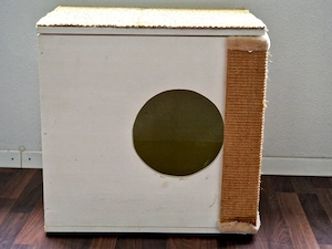 Katzen WC mit Kratzmöglichkeit