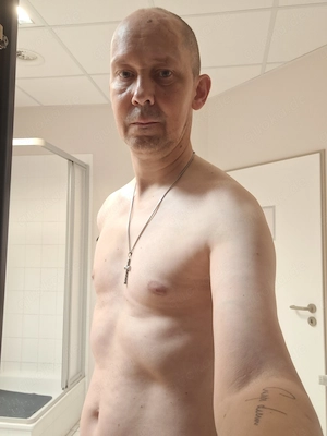 Ganzkörper- & Intimmassage - Zertifizierter Wellnessmasseur- Mobile Wellnessmassagen   