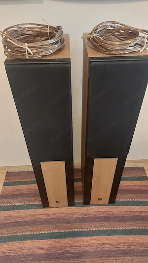 Elac-Standlautsprecherboxen