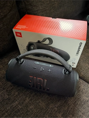 JBL Charge 6