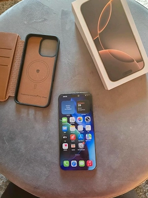 iPhone 16 Pro Max 