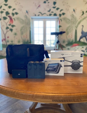 Ich verkaufe meine neuwertige DJI Mavic 4 Pro Creator Combo, da ich kürzlich umgezogen bin und sie d