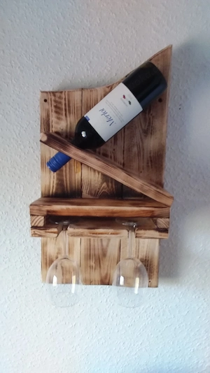 Schöner Holzweinhalter