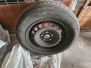 verkaufe 4 ältere Reifen mit Felgen für 5 Golf 